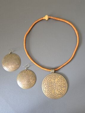 Bohemian Bronze Floral Medallion Necklace & Earrings Set